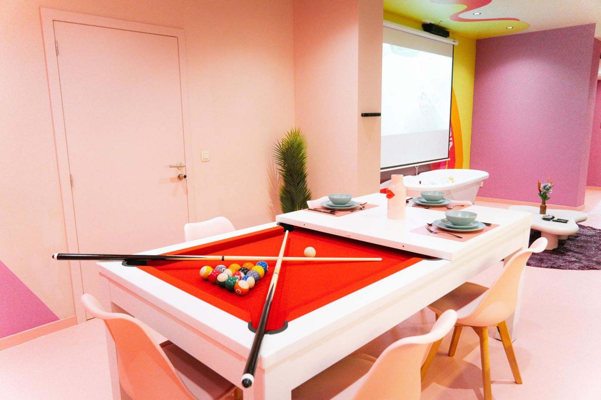 Capsule Girl Power Spa - Balneo - Sauna - Karaoke - Billard - 2 Chambres Шарлеруа Екстер'єр фото
